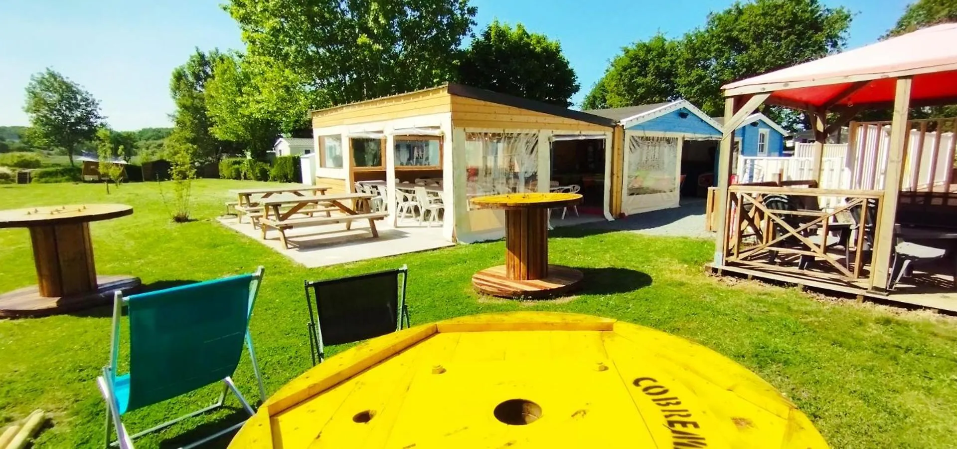 Camping Les Embruns 3* Camoël 캠프장